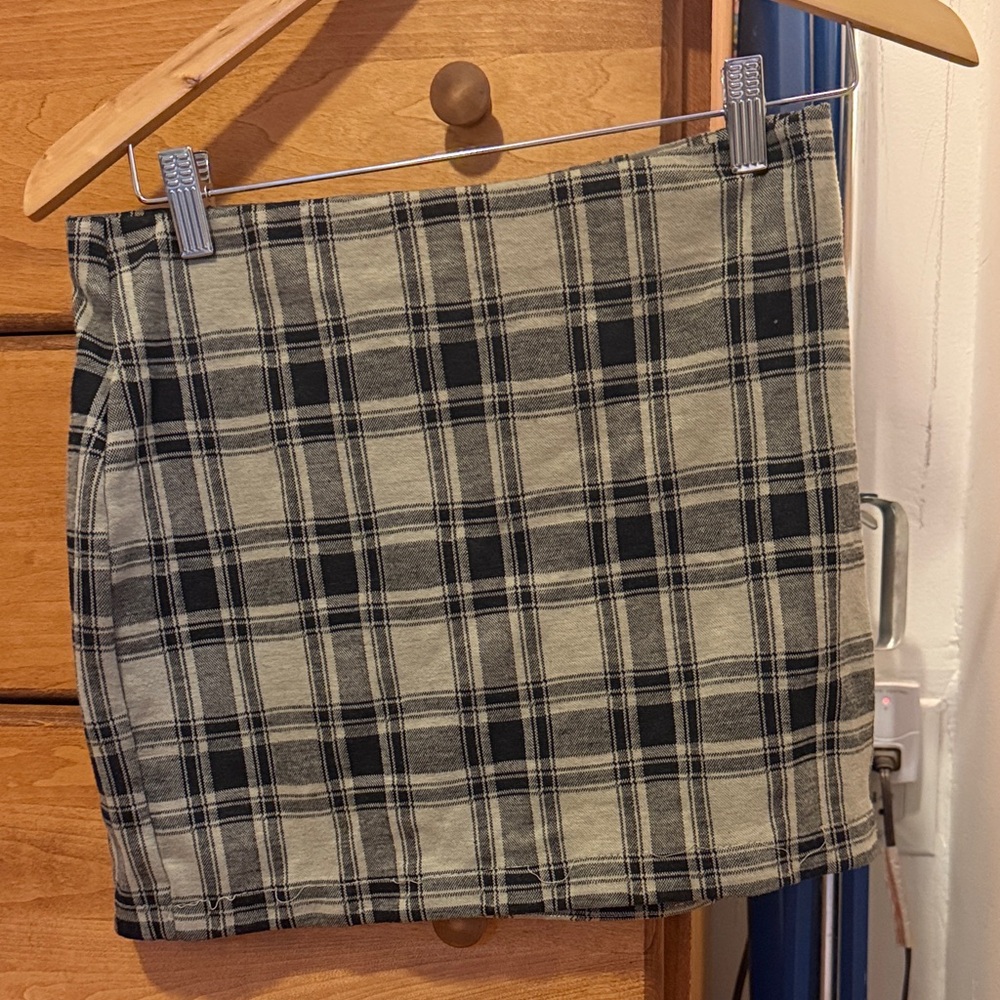 Plaid Black and Cream Women's mini Skirt